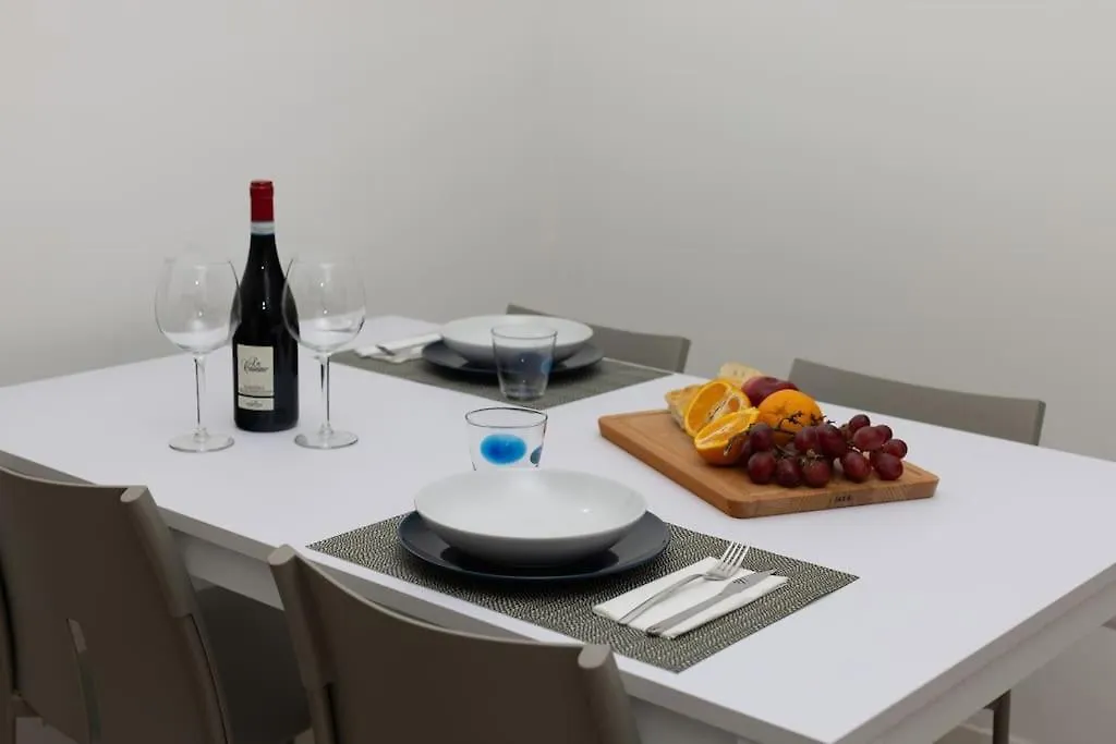 Deluxe Suite With Free Wifi And Netflix Milano 0*,  Italia