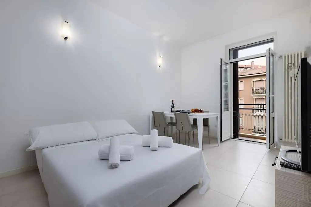 Deluxe Suite With Free Wifi And Netflix Milano Appartamento