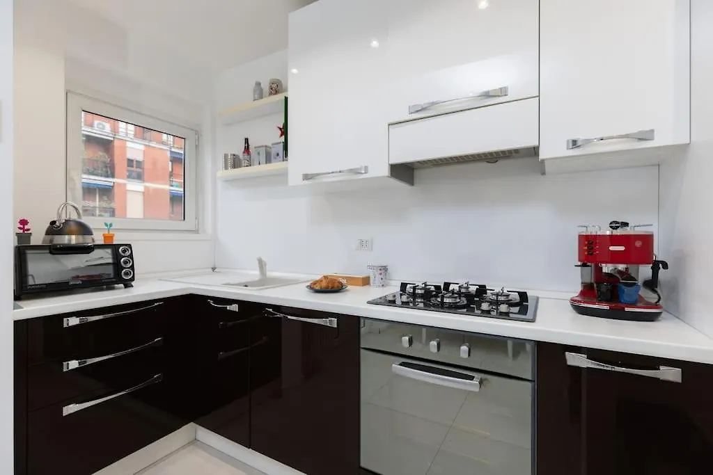 Deluxe Suite With Free Wifi And Netflix Milano Appartamento