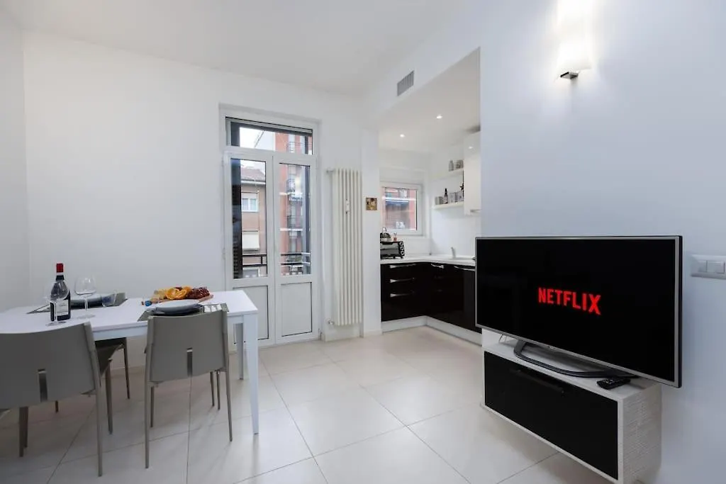 Deluxe Suite With Free Wifi And Netflix ミラノ イタリア