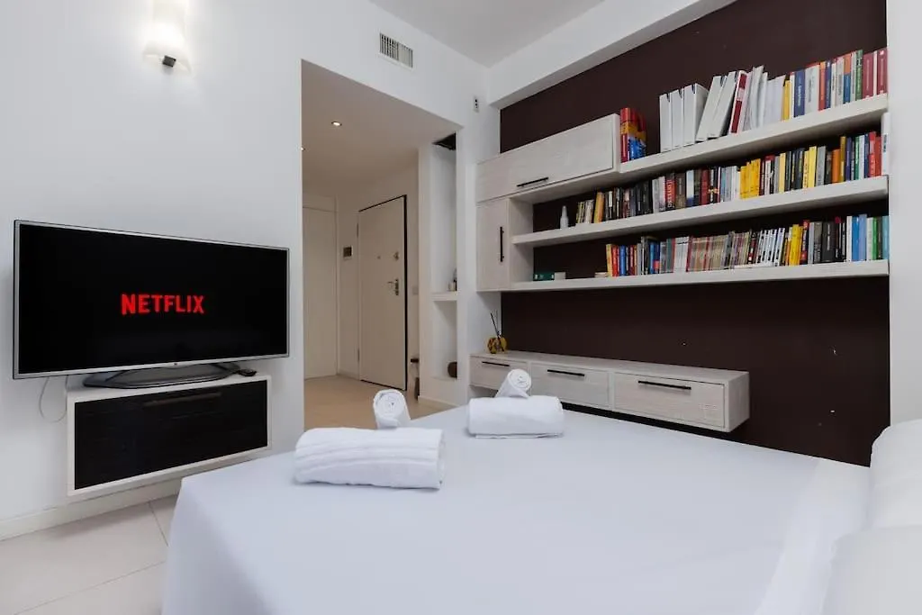 Deluxe Suite With Free Wifi And Netflix Milano 0*,